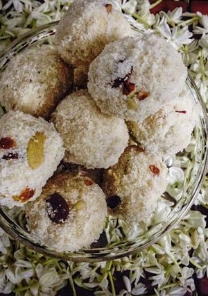 A picture of Rava/Semolina Ladoo.