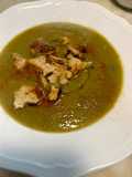 Vellutata di foglie di cavolfiore e altre verdure