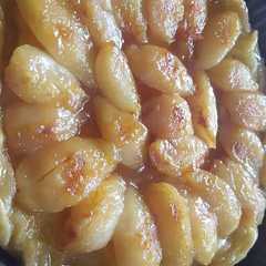 Una foto de Tarta tatín de pera (con hojaldre)