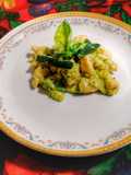 Straccetti di pollo con zucchine e brie