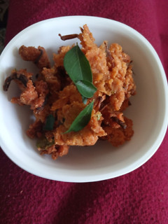 கோதுமை பக்கோடா (Kothumai pakoda Recipe in Tamil) செய்முறை முக்கிய புகைப்படம்