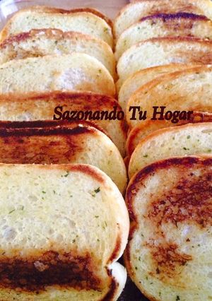 Una foto de Pan de ajo casero💖