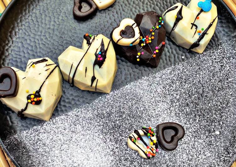 Chocolate cake popsicles Chocolate cake popsicles