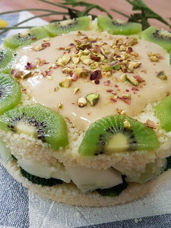 Una foto de Timbal de verdes con salsa de miel...(mi versión de ensalada verde)