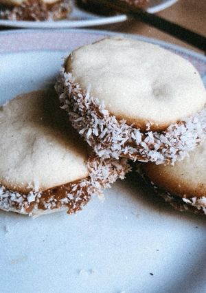 Una foto de Alfajores de maicena sin maicena