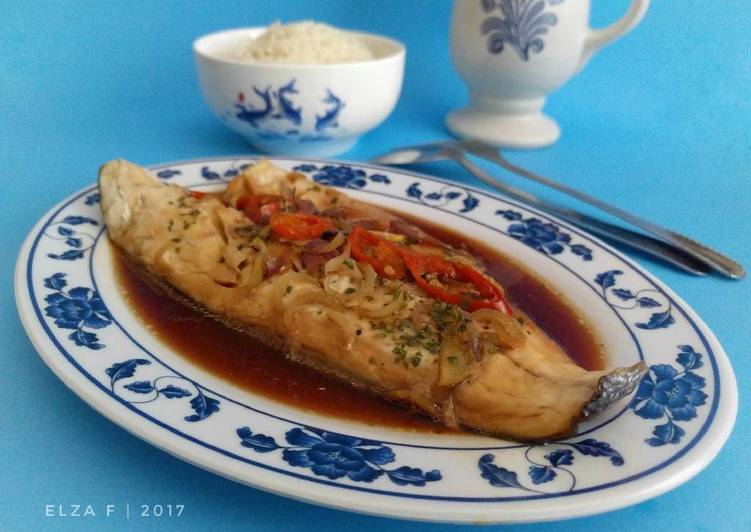 Tim Ikan dengan Nasi Hainan