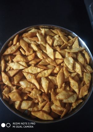 नमकीन खुरमी रेसिपी मुख्य फोटो