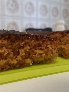 Una foto de Bizcocho de yogur griego y cacao