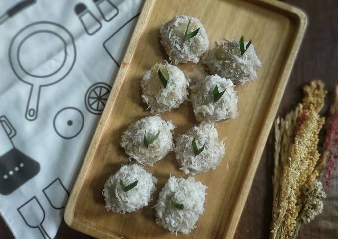 Resep Klepon Pisang Kepok Oleh Dhapu Dewi Cookpad