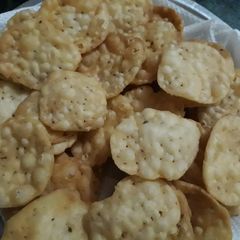 A picture of Ajwain papdi.