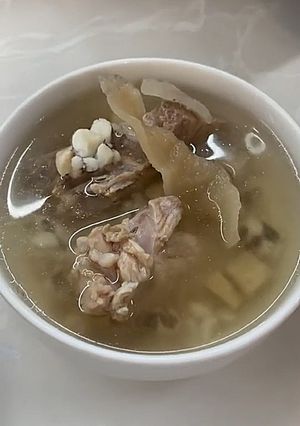 Hình của món Canh tứ thần.