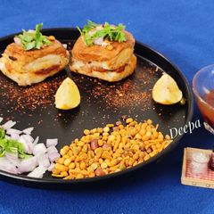 A picture of Mumbai Style Masala Pav.