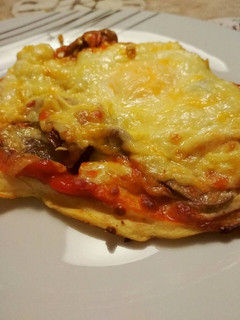 Una foto de Pizza rústica (base de puré de patatas)