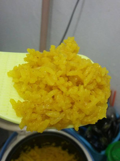Foto resep Nasi kuning rice cooker
