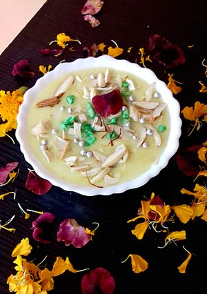 A picture of Kong firani (Kong Pudding) / Kashmiri Firani.