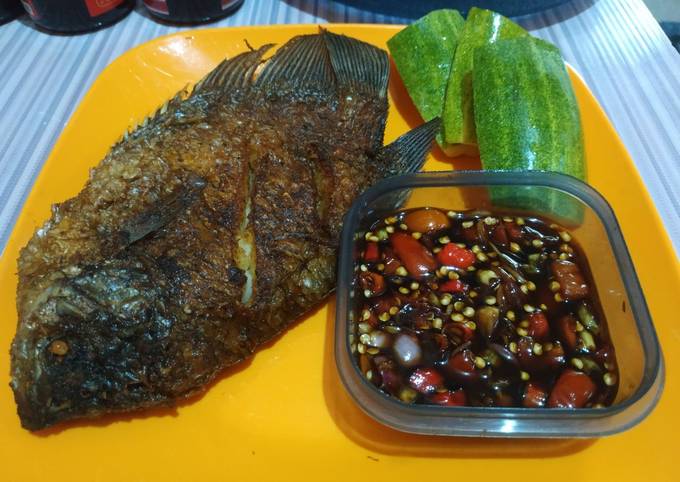 Langkah Mudah untuk Menyiapkan Gurame goreng sambel kecap yang Enak Banget