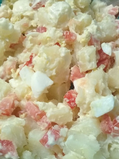 Una foto de Ensalada de papa, huevo y tomate