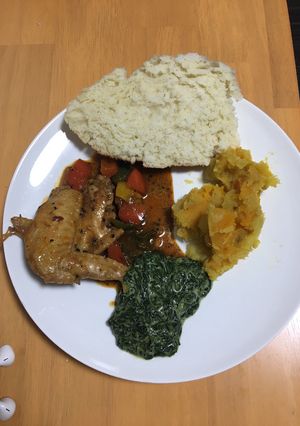 A picture of Dumpling/ Steamed Bread chicken stew and cream spinach.
