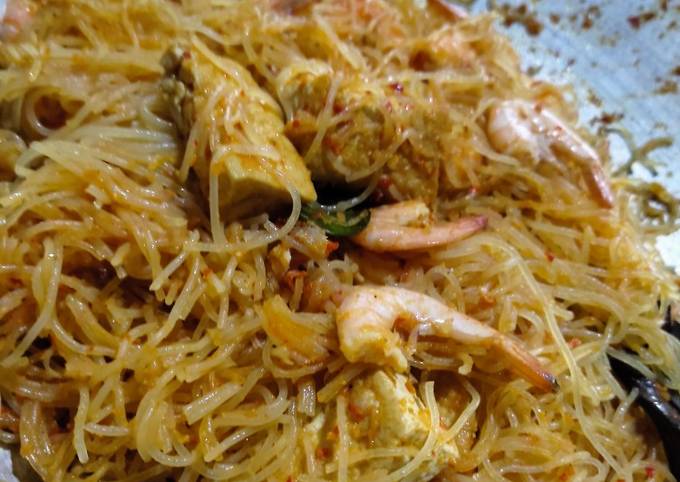 Bihun, tahu, udang masak bali