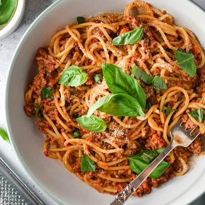 Healthier Spaghetti Bolognese Recipe by Natalie Marten - Cookpad
