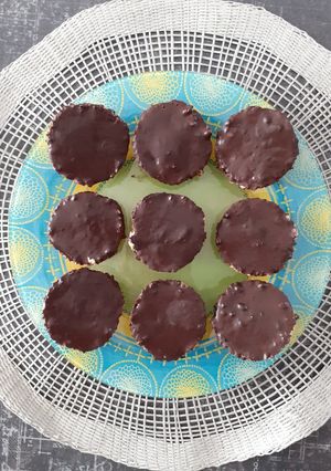 Une photo de Carrés de Céréales au Beurre de Cacahuètes et Chocolat / Healthy