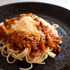 A picture of Spaghetti Bologna.