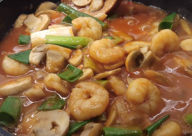 Cara Gampang Membuat Udang Jamur Saos Tomat, Sempurna