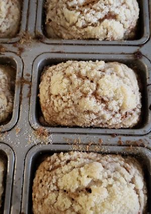 A picture of Pumpkin bread with crumble topping.