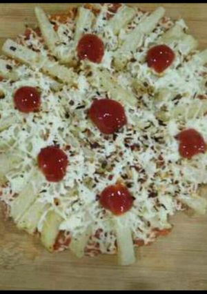 फ्रेन्चफ्राइस पिज्जा (French fries Pizza recipe in hindi) रेसिपी मुख्य फोटो
