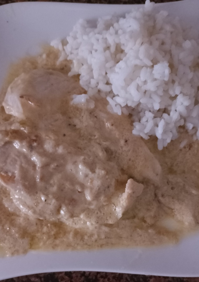Una foto de Pechugas de pollo en salsa roquefort