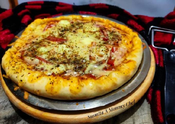 Paneer and onion pizza