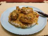 Pollo en salsa al curry y cúrcuma