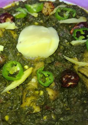 A picture of Saag gosht.