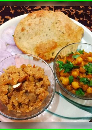 A picture of Chole bhature.