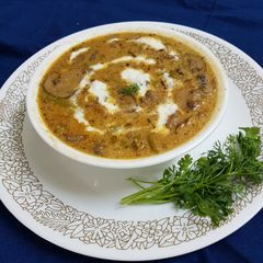 A picture of Creamy Mushroom with Asparagus.