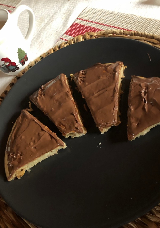Una foto de Tortita de avena 🥞 con nocilla 🍫