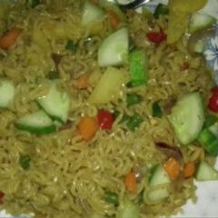 A picture of Indomie wit veggies.