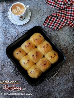 Foto resep Roti Sobek Emoticon