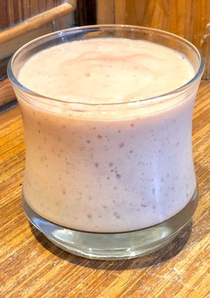 A picture of Mango and Strawberry Shake 🥭🍓.