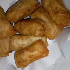 A picture of Spring rolls.