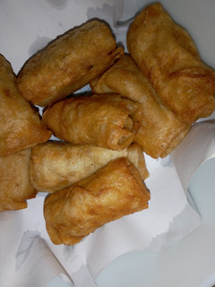 A picture of Spring rolls.