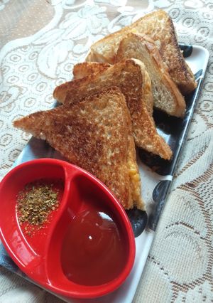 आलू सैंडविच (aloo sandwich recipe in Hindi) रेसिपी मुख्य फोटो