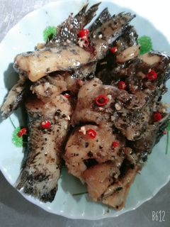 Hình của món Cá suối kho mặn.