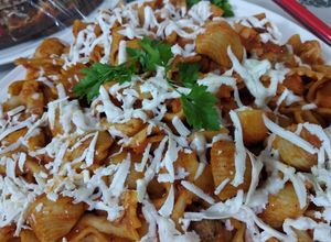 صورة لوصفة معكرونة بصوص البندورة