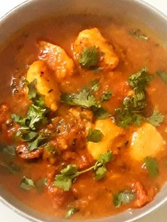 आलू टमाटर की सब्जी(ALOO TAMATAR K SABZI RECIE IN HINDI) रेसिपी मुख्य फोटो