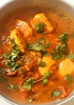 आलू टमाटर की सब्जी(ALOO TAMATAR K SABZI RECIE IN HINDI) रेसिपी मुख्य फोटो