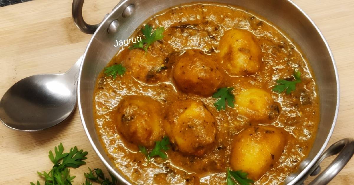 Kashmiri Dum Aloo !! Recipe by Jagruti Manish (Dalwadi) Shah Cookpad