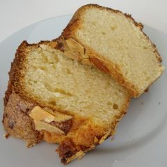 A picture of Pound Cake.