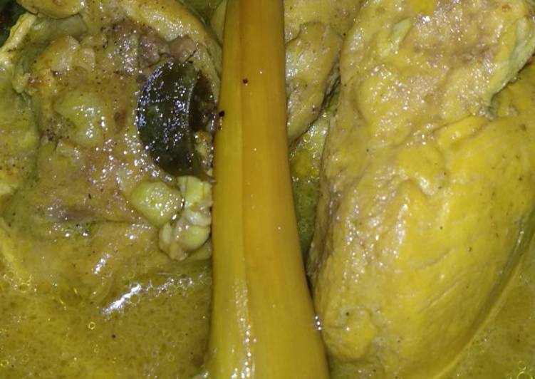 Proses meracik Opor Ayam Empuk Anti Gagal