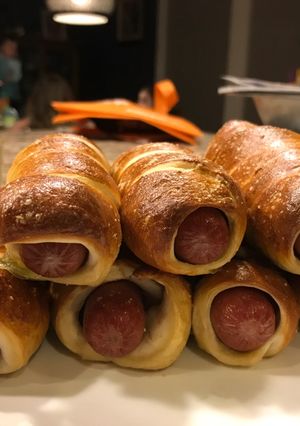 A picture of Easy Pretzel Dogs.